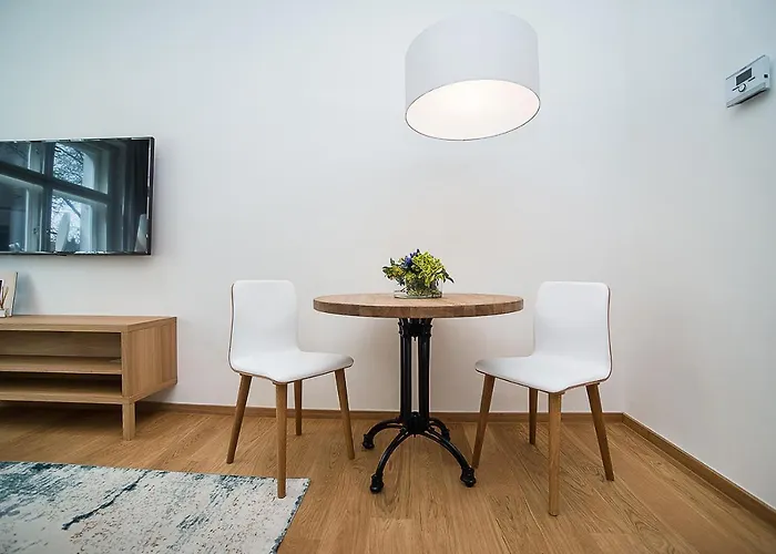 Quiet Apartment In The Old Town *