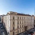 Quiet In The Old Town Apartman *