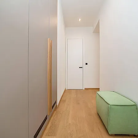 Quiet In The Old Town Apartment *
